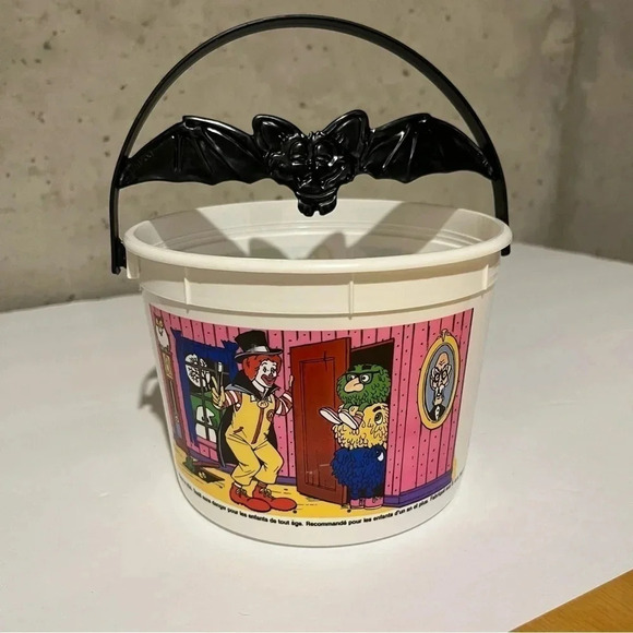 McDonalds 2001 Halloween Trick Or Treat Bucket Candy Pail w/ Bat On Handle - Picture 1 of 7